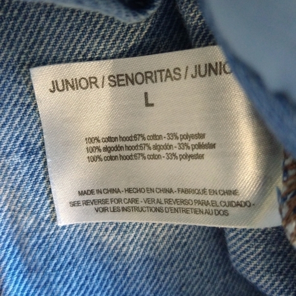 William Rast 100% Cotton Distressed Denim Button-Up Cropped Jacket - Picture 7 of 7